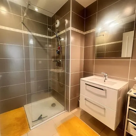 2 Charley Super Emplacement Et Parking Calvi (Corsica)